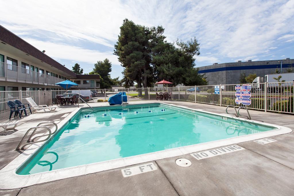 Park Inn By Radisson, Turlock Eksteriør billede