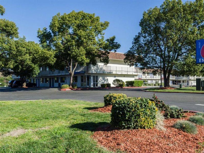 Park Inn By Radisson, Turlock Eksteriør billede