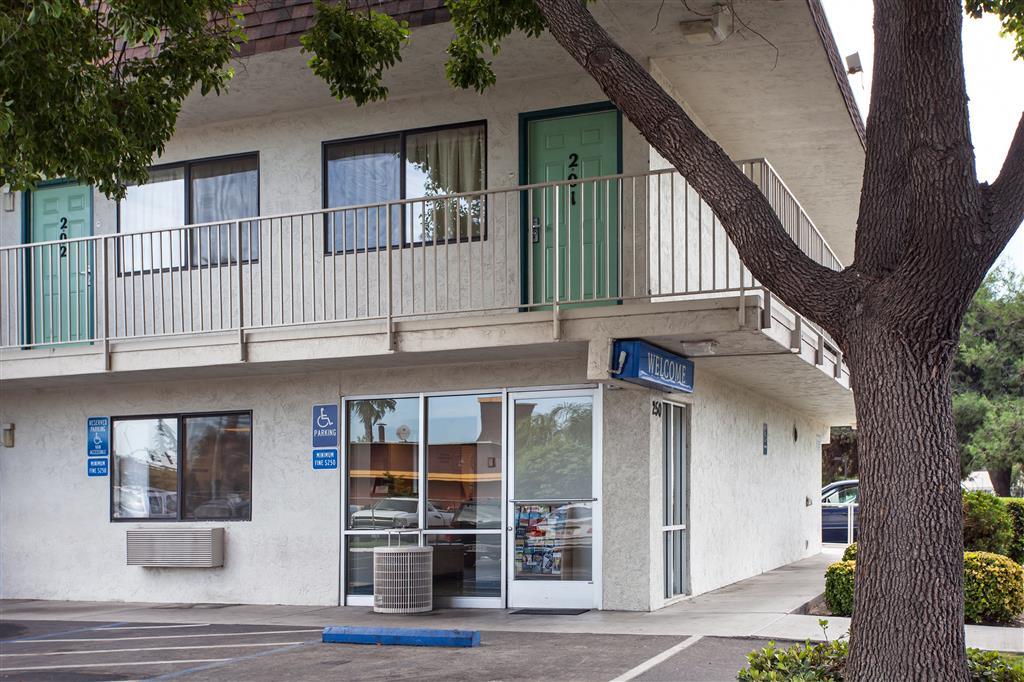 Park Inn By Radisson, Turlock Eksteriør billede